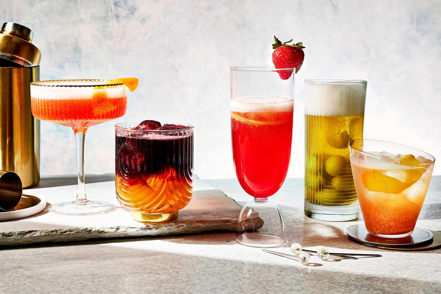 Bubbles Beyond the Toast: The 3 Essential Cocktails with Champagne