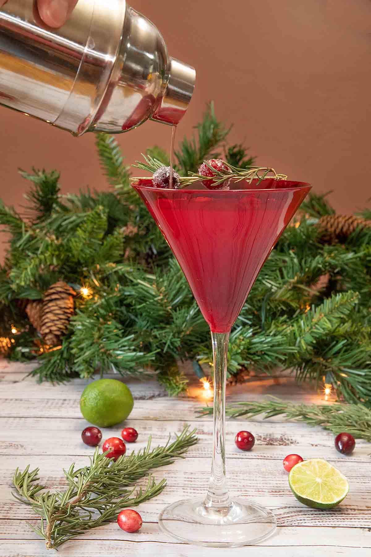 The Most Popular Holiday Cocktails of 2024: Recipes to Delight Your Guests