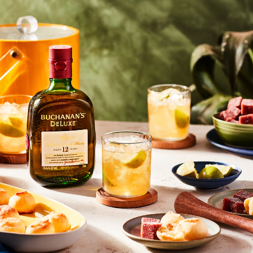 Buchanan's DeLuxe Aged 12 Years Blended Scotch Whisky